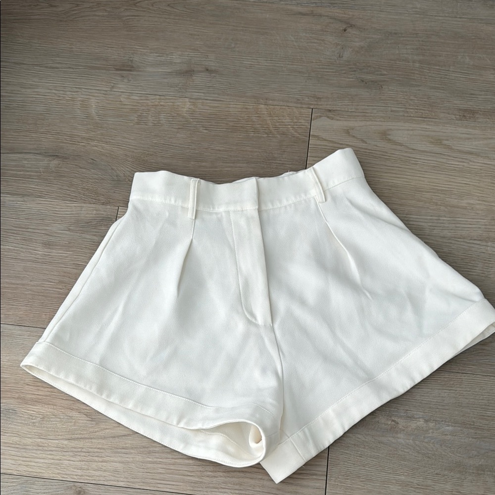 White fox White Shorts
